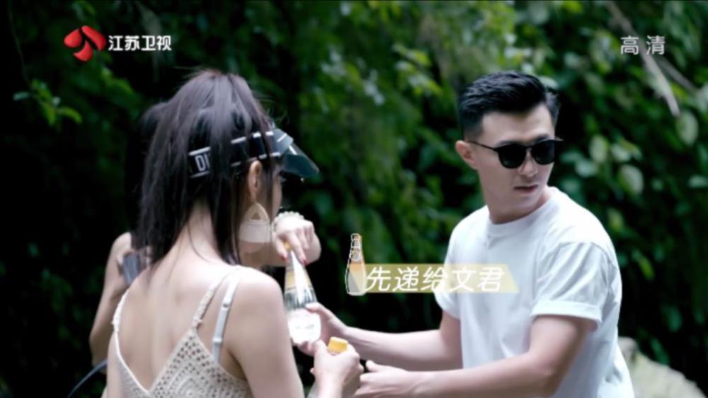 小萌妹的甜美装扮